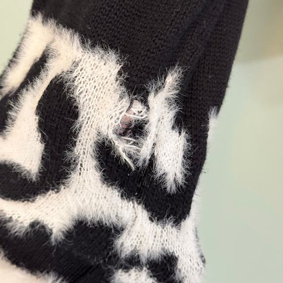 Express Crop Sweater Top Women M Knit Leopard Long Sleeves Pullover Black White - Picture 7 of 9